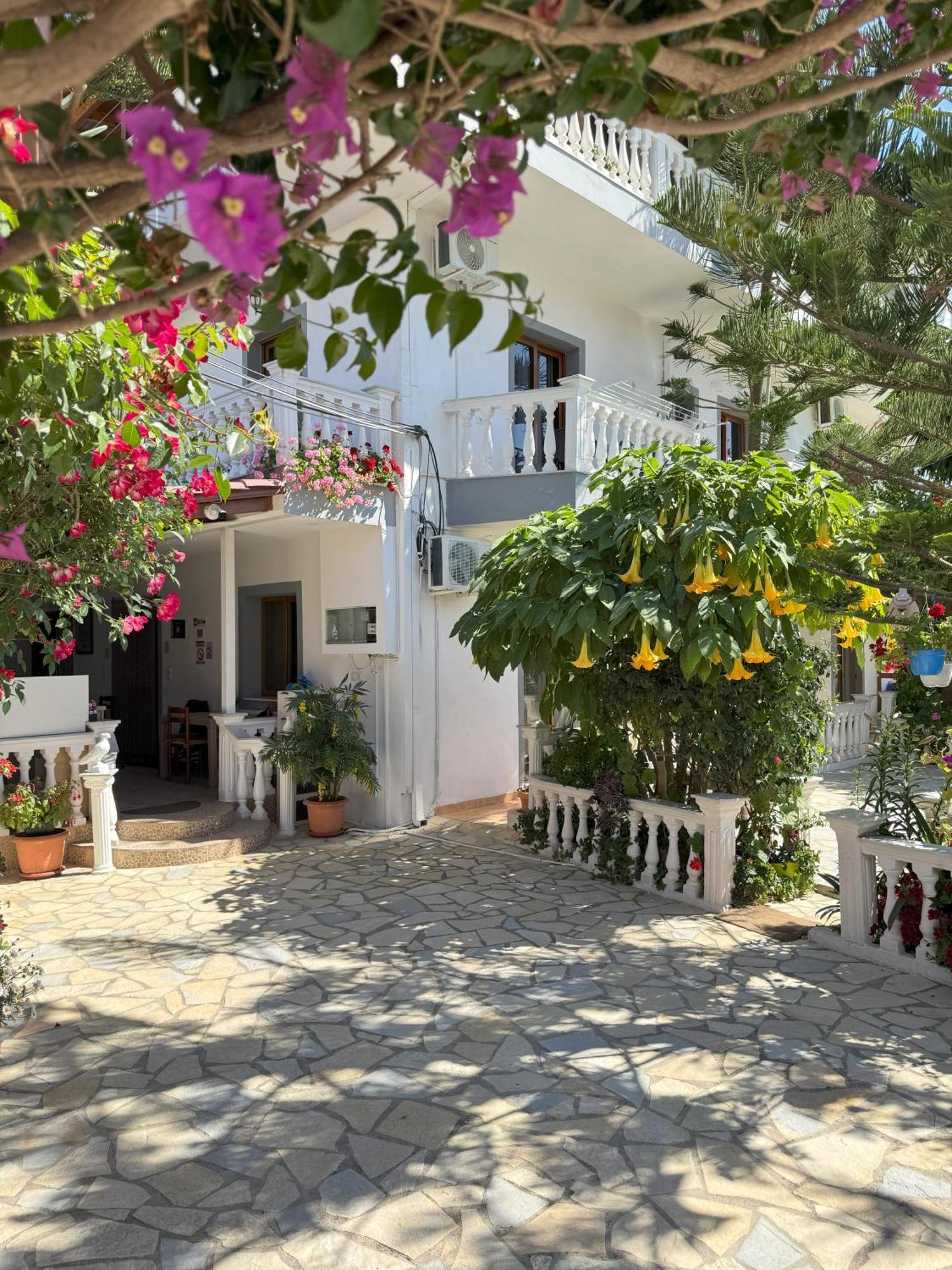 Garden Veli